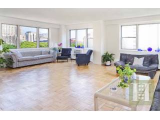 3 bedroom Apartment For Sale: 1175 YORK..