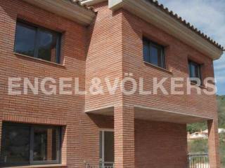 Plot & House Construction, Barcelona..