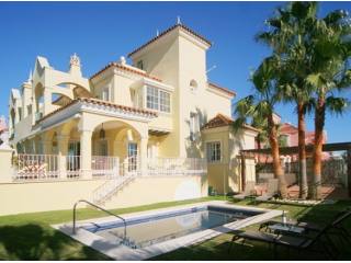Villa for sale in La Pepina, Marbella..