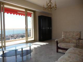 Two bed apartment in stunning building