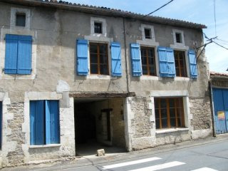 3 Bedroom Village House With Large..