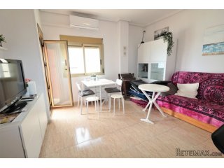 Piso de un dormitorio reformado en 1a linea de la playa..