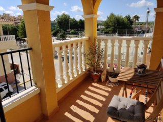 Bonito apartamento en un complejo residencial con piscina..