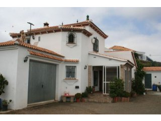 3 bedroom, 2 bathroom Villa, (build 193..