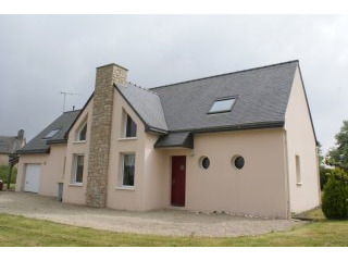 Detached Contemporary Property