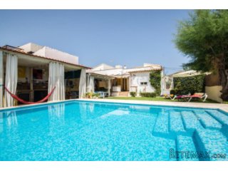 Ground floor with private pool and garden, located in the..