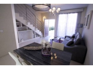 3 Bedroom 3 Bathroom Townhouse In..