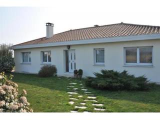 4 bedroom Villa For Sale: 69560 69560