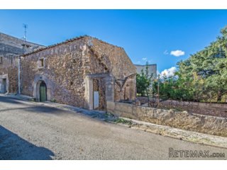 Fabulous 19th century old house to restore in Búger, with a..
