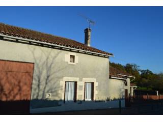 Lovely property to renovate in quiet..