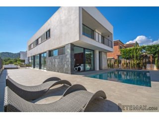 Modern villa in Son Puig, a stone's throw away from the 3..