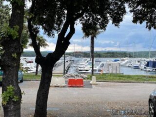 Otok Krk-Punat, prvi red do mora, 180 m2