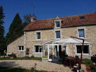 Stylish stone house, 2/3rds of acre..