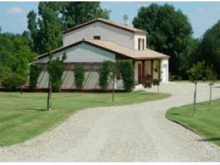 Modern 4 Bedroom House With Large..
