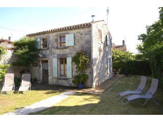 2 Bedroom Cottage For Sale