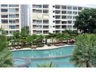 2 Bedroom Condo for sale in Wongamat -..