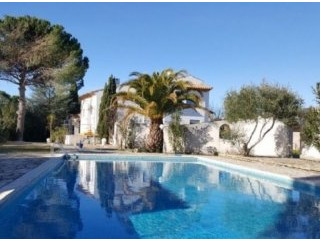 Villa With Pool and Outbuilding on 1..