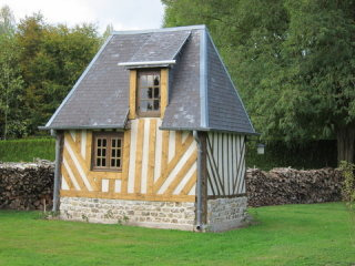 Detached House with Charming Outbuilding