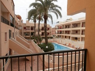 2 bedroom, 1 bathroom Apartment, (build..