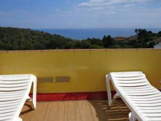 Excellent Opportunity! House With Sea..