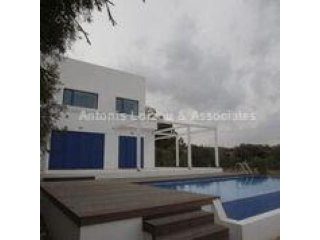 Three Bederoom Detached Villa in..