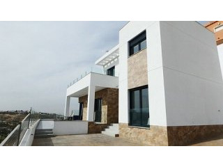 * 3 BED DETACHED VILLA WITH STUNNING..