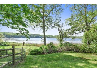 4 bedroom House For Sale: 55 Cross Pond..