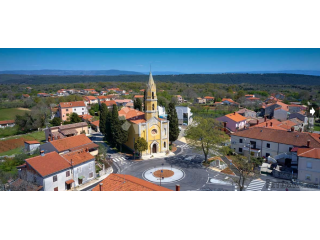 Građevinsko zemljište na kraju naselja - Valtura