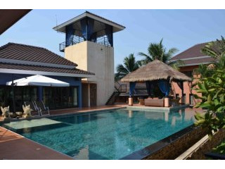 5 bedroom pool estate on 1.700 m2..