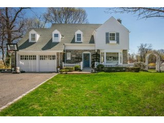 3 bedroom House For Sale: 1 Hilltop..