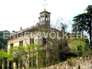 Manor House-Nineteenth Century. Hotel..