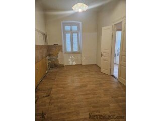 Stan za renovaciju prvi red do mora!