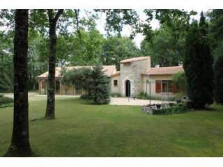 3 bedroom House For Sale: 86420 ENTRE..