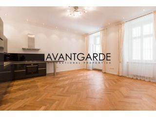 Classic Viennese apartment in tranquil..