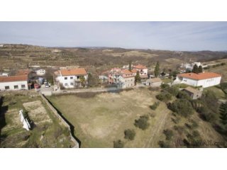 GRAĐEVNA PARCELA U MOMJANU
