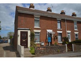 Unfurnished 2 bedroom End of Terrace..