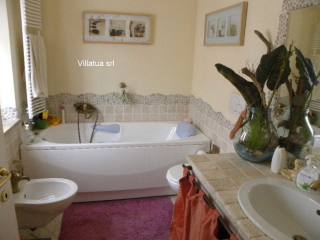 Village/town House - For Sale - Lucca..