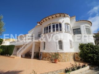 Charming Chalet In Great Housing..