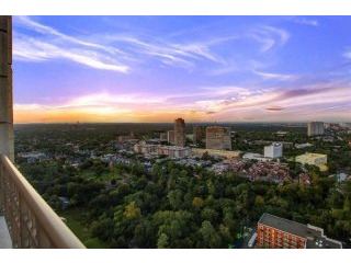 3 bedroom Flat For Sale: 1100 Uptown..