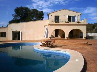 Spectacular 3 Bedroom Country Home For..