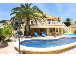 Exclusive modern 5 bedroom villa with..