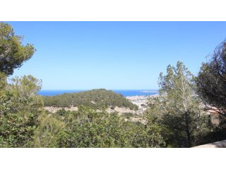 Building plots with panoramic sea views..