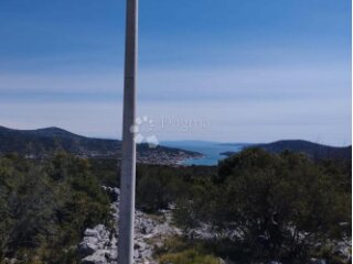 GRAĐEVINSKO ZEMLJIŠTE S PREDIVNIM POGLEDOM VINIŠĆE