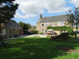 Beautiful House and Guest Cottage