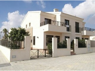 * 2 BED SEMI DETACHED VILLA