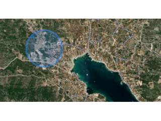 ATRAKTIVNO GRAĐEVINSKO ZEMLJIŠTE- VINIŠĆE