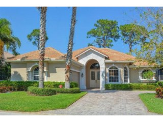8836 One Putt Pl, Port Saint Lucie, FL..