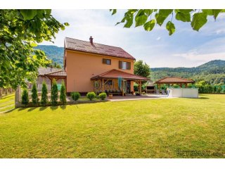 Bjelolasica - kuća na obroncima Bjelolasice