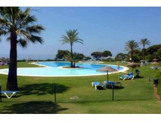 Stunning Garden Apartment With Front..