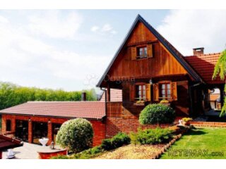 Prodaja uspješnog restorana s prekrasnom drvenom kućom